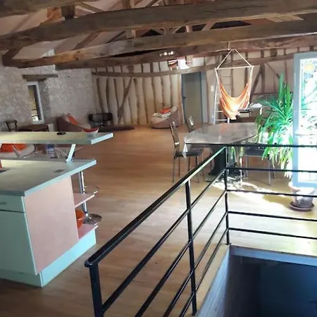 Maison Type Loft Au Coeur Du Village Simorre Exterior photo